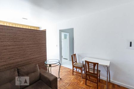 Sala/Quarto de apartamento para alugar com 1 quarto, 43m² em Centro Histórico, Porto Alegre