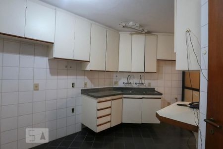 Apartamento à venda com 122m², 4 quartos e 2 vagasCozinha