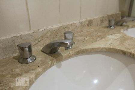 Apartamento à venda com 122m², 4 quartos e 2 vagasBanheiro da Suíte