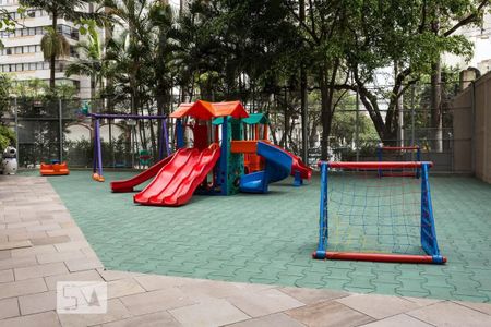 Apartamento à venda com 122m², 4 quartos e 2 vagasÁrea Comum - Playground