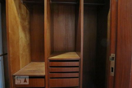 Apartamento à venda com 122m², 4 quartos e 2 vagasCloset