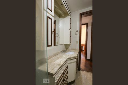 Apartamento à venda com 122m², 4 quartos e 2 vagasBanheiro