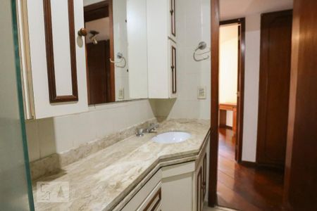 Apartamento à venda com 122m², 4 quartos e 2 vagasBanheiro