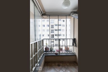 Apartamento à venda com 54m², 2 quartos e 1 vaga Apartamento à venda com 54m², 2 quartos e 1 vagaVaranda
