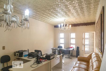 Sala de casa para alugar com 2 quartos, 280m² em Vila Dalila, São Paulo