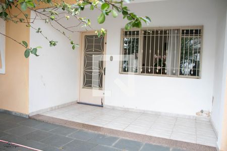 Casa à venda com 520m², 3 quartos e 5 vagas Casa à venda com 520m², 3 quartos e 5 vagasVaranda