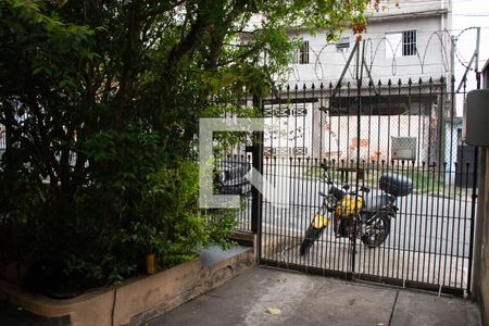 Casa à venda com 520m², 3 quartos e 5 vagas Casa à venda com 520m², 3 quartos e 5 vagasEntrada garagem