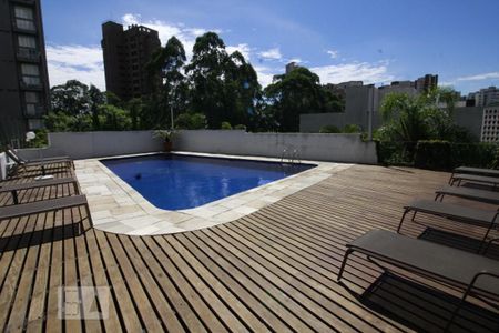 Apartamento à venda com 180m², 3 quartos e 3 vagasÁrea comum - Piscina