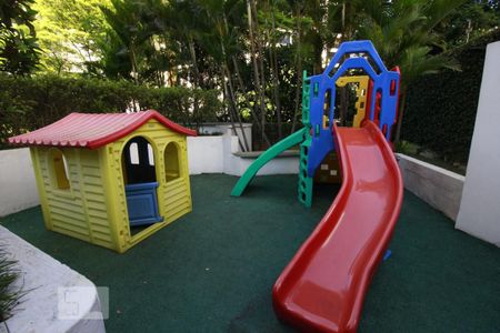 Apartamento à venda com 180m², 3 quartos e 3 vagasÁrea Comum - Playground