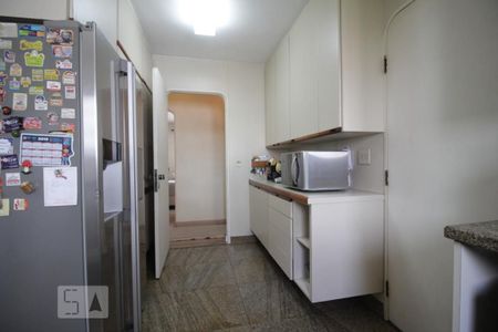 Apartamento à venda com 180m², 3 quartos e 3 vagasCozinha