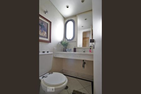 Lavabo de apartamento à venda com 3 quartos, 180m² em Vila Suzana, São Paulo