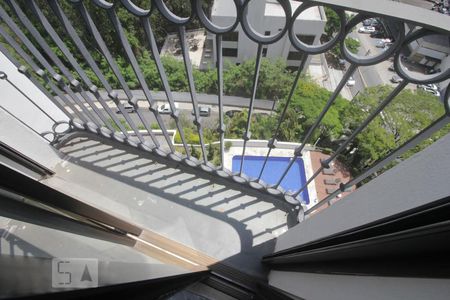 Apartamento à venda com 180m², 3 quartos e 3 vagasVaranda