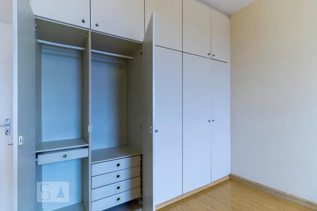 Apartamento à venda com 132m², 2 quartos e sem vagaQuarto 2 - Armários