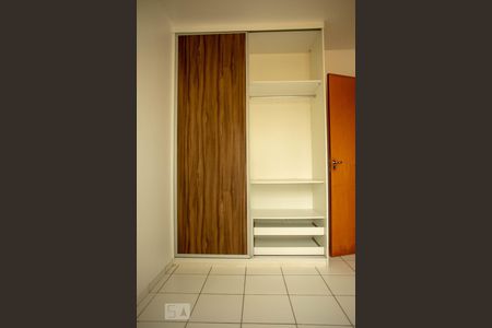Quarto 1 - Detalhe de apartamento para alugar com 2 quartos, 49m² em Samambaia Sul (samambaia), Brasília