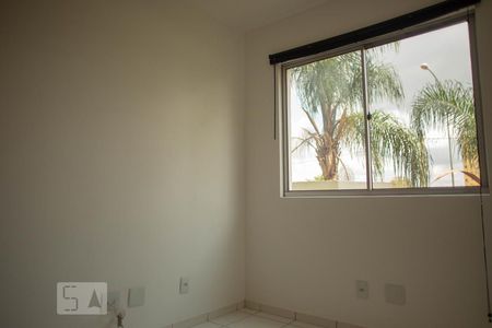 Quarto 1 de apartamento para alugar com 2 quartos, 49m² em Samambaia Sul (samambaia), Brasília