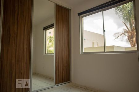 Quarto 2 de apartamento para alugar com 2 quartos, 49m² em Samambaia Sul (samambaia), Brasília