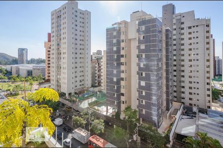 Apartamento à venda com 80m², 2 quartos e 2 vagasVista