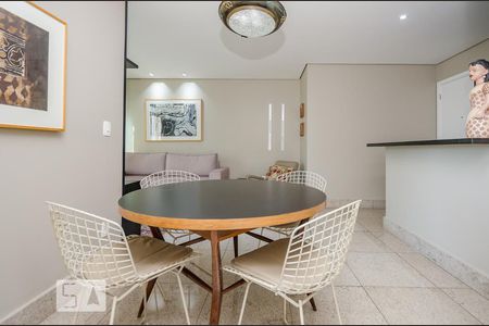 Apartamento à venda com 80m², 2 quartos e 2 vagasSala