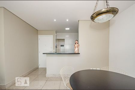 Apartamento à venda com 80m², 2 quartos e 2 vagasSala