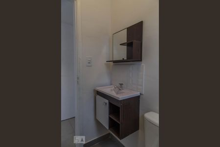 Casa à venda com 150m², 4 quartos e 2 vagas Casa à venda com 150m², 4 quartos e 2 vagasBanheiro Suíte