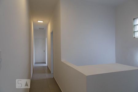 Casa à venda com 150m², 4 quartos e 2 vagas Casa à venda com 150m², 4 quartos e 2 vagasCorredor