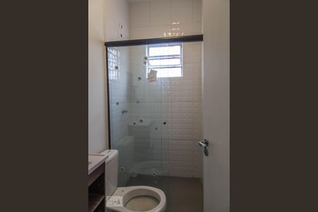 Casa à venda com 150m², 4 quartos e 2 vagas Casa à venda com 150m², 4 quartos e 2 vagasBanheiro Suíte