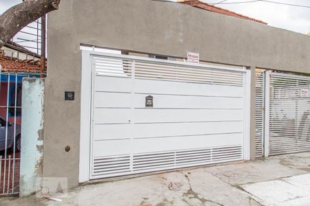 Casa à venda com 150m², 4 quartos e 2 vagas Casa à venda com 150m², 4 quartos e 2 vagasFachada