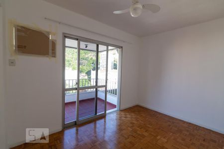 Apartamento à venda com 87m², 2 quartos e 1 vaga Apartamento à venda com 87m², 2 quartos e 1 vagaSuíte