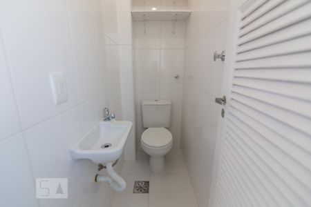 Apartamento à venda com 87m², 2 quartos e 1 vaga Apartamento à venda com 87m², 2 quartos e 1 vagaBanheiro de Serviço