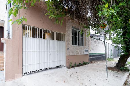 Casa à venda com 130m², 4 quartos e 1 vagaFachada