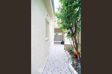 Casa à venda com 130m², 4 quartos e 1 vagaCorredor Lateral