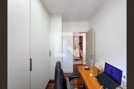 Apartamento à venda com 96m², 2 quartos e 2 vagasQuarto 2