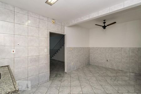 Casa à venda com 240m², 3 quartos e 3 vagas Casa à venda com 240m², 3 quartos e 3 vagasCozinha