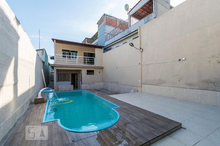 Casa à venda com 240m², 3 quartos e 3 vagas Casa à venda com 240m², 3 quartos e 3 vagasQuintal dos fundos