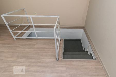 Casa à venda com 240m², 3 quartos e 3 vagas Casa à venda com 240m², 3 quartos e 3 vagasHall do 2º andar - Escada