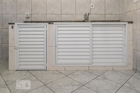 Casa à venda com 240m², 3 quartos e 3 vagas Casa à venda com 240m², 3 quartos e 3 vagasCozinha - Armários