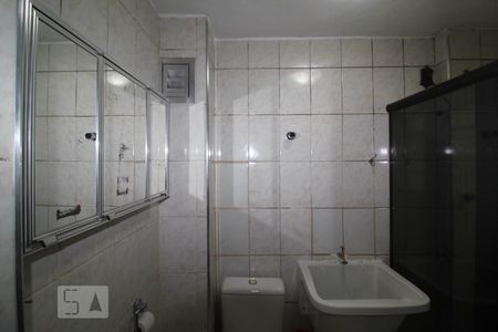 Banheiro de kitnet/studio para alugar com 1 quarto, 40m² em Osvaldo Cruz, São Caetano do Sul