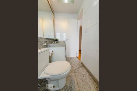 Apartamento à venda com 176m², 4 quartos e 3 vagasBanheiro da suíte 1