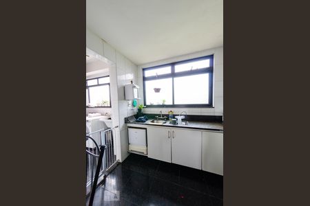 Apartamento à venda com 176m², 4 quartos e 3 vagasCozinha