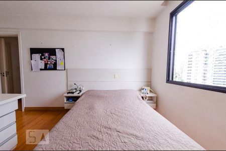 Apartamento à venda com 176m², 4 quartos e 3 vagasSuíte 2