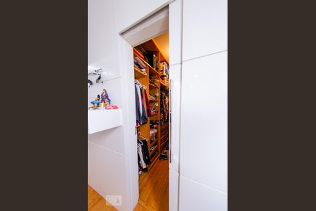 Apartamento à venda com 176m², 4 quartos e 3 vagasSuíte 3 - Closet