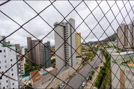 Sala - Vista de apartamento para alugar com 4 quartos, 176m² em Belvedere, Belo Horizonte
