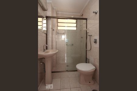 Banheiro de apartamento para alugar com 1 quarto, 46m² em Santa Cecilia, São Paulo