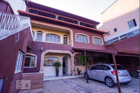 Casa à venda com 124m², 2 quartos e 3 vagas Casa à venda com 124m², 2 quartos e 3 vagasQuintal