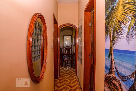 Casa à venda com 124m², 2 quartos e 3 vagas Casa à venda com 124m², 2 quartos e 3 vagasCorredor