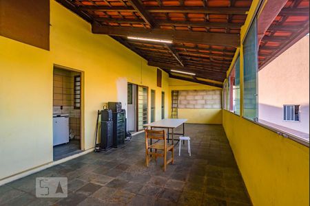 Casa à venda com 124m², 2 quartos e 3 vagas Casa à venda com 124m², 2 quartos e 3 vagasVaranda