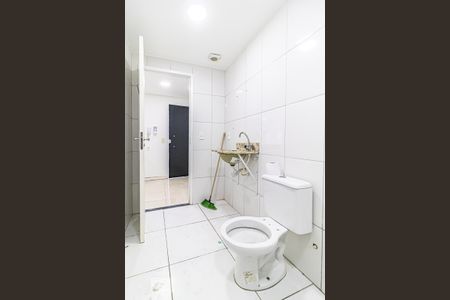 Banheiro de kitnet/studio para alugar com 1 quarto, 25m² em Jacarepaguá, Rio de Janeiro