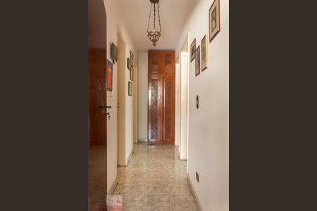 Casa à venda com 250m², 4 quartos e 3 vagasCorredor