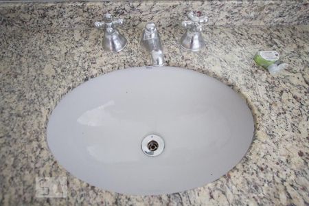 Apartamento para alugar com 98m², 3 quartos e 2 vagasDetalhe Banheiro Suíte