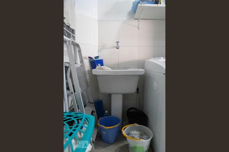 Casa de condomínio à venda com 400m², 4 quartos e 2 vagas Casa de condomínio à venda com 400m², 4 quartos e 2 vagasLavanderia